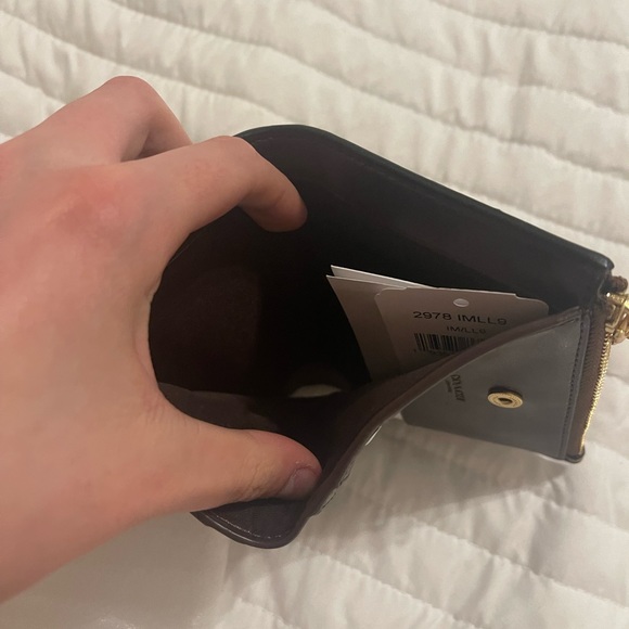 Coach Wallet - Picture 4 of 4
